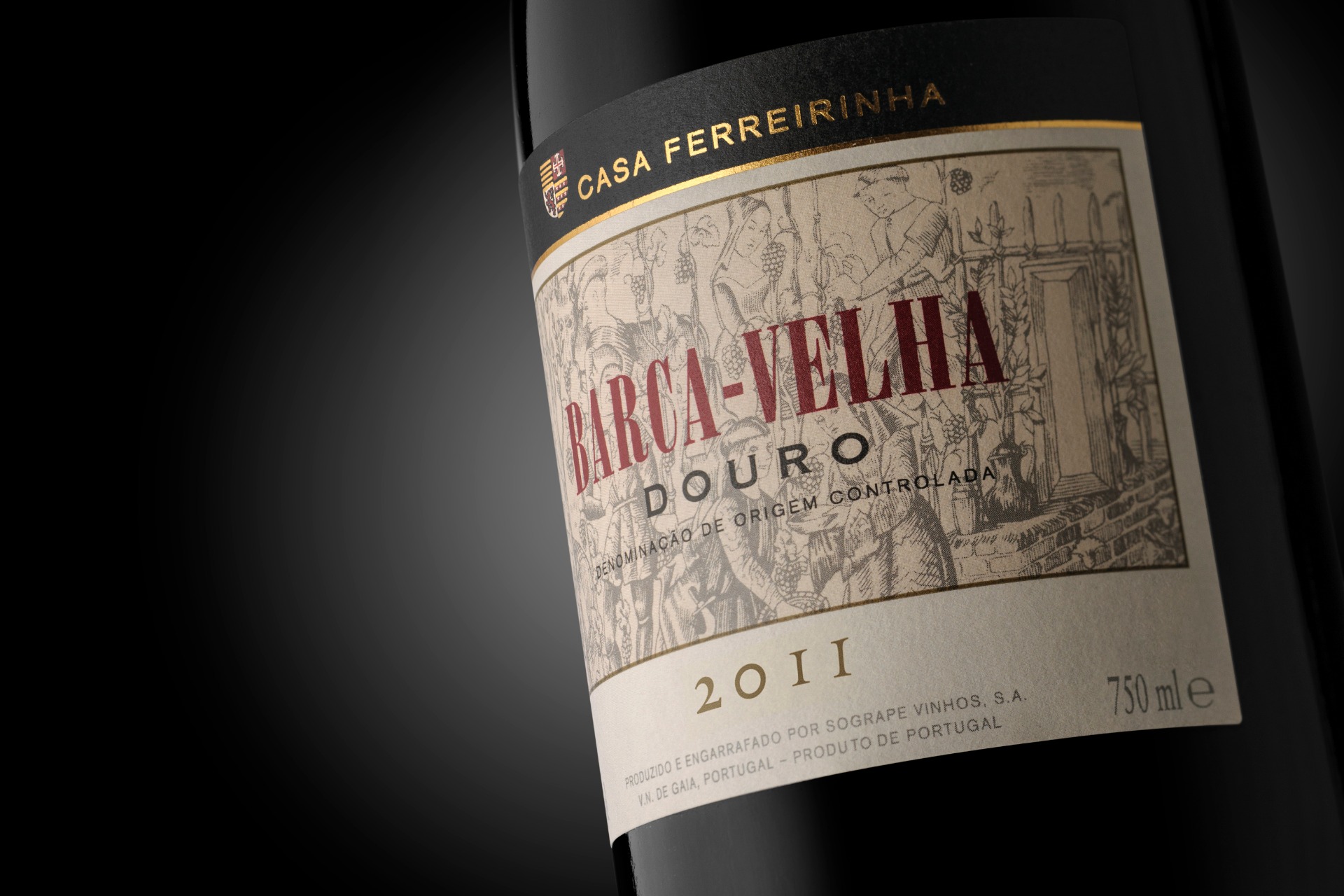 garrafa com rótulo do novo Barca-Velha 2011