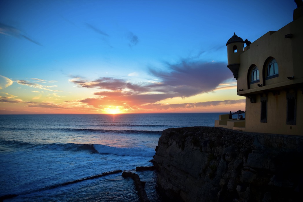 Vista do exterior do Fortaleza do Guincho ao por do sol